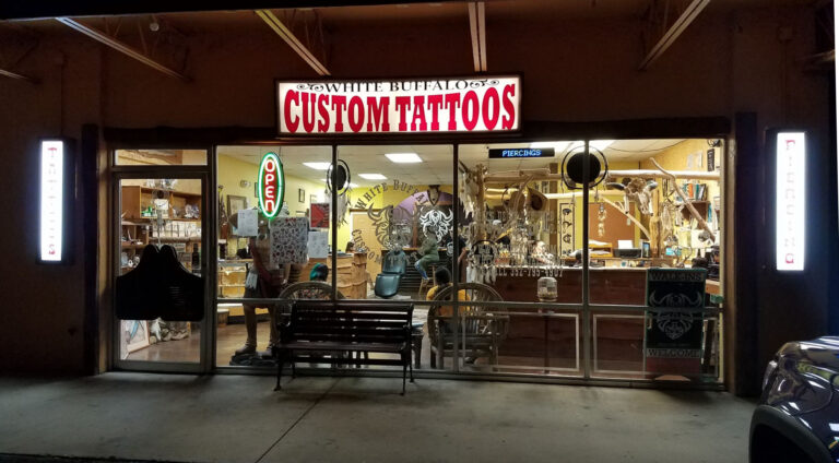 Read more about the article Choosing Your Perfect Tattoo Artist and Shop: A Comprehensive Guide