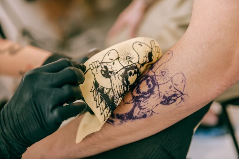 Read more about the article What to expect when getting a Tattoo
